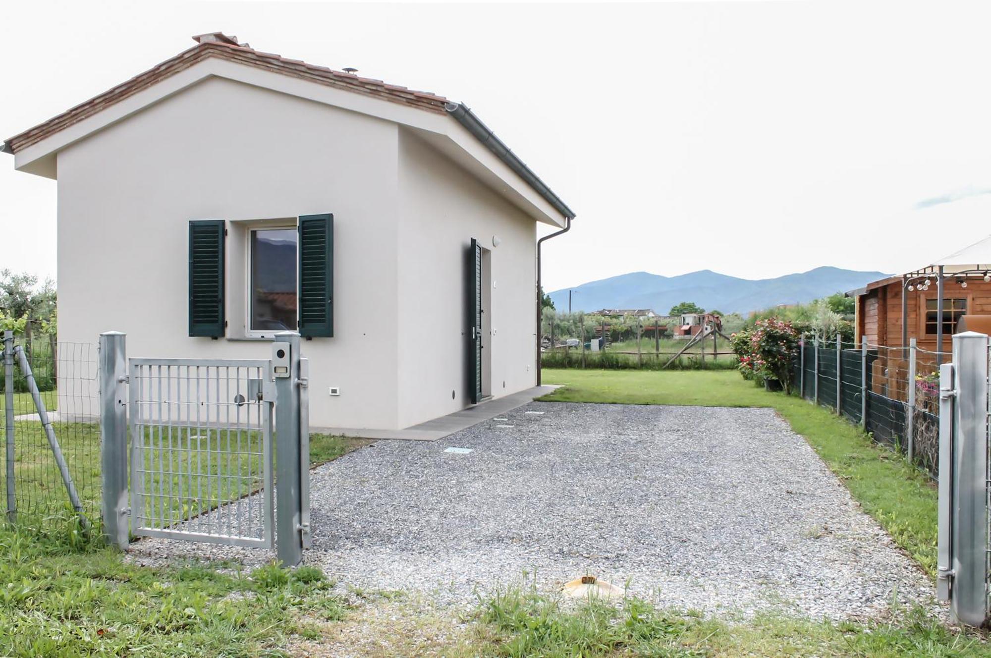 Modern Home With Private Parking Near The Station! Lucca Eksteriør billede